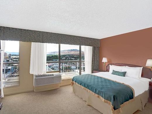 Ramada by Wyndham Reno Hotel & Casino