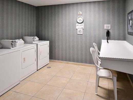 Hampton Inn & Suites by Hilton Calgary- University Northwest