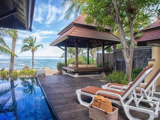 Nora Beach Resort & Spa