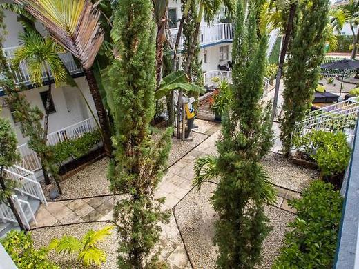 Beachside All Suites Hotel