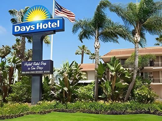 Days Inn by Wyndham San Diego Hotel Circle