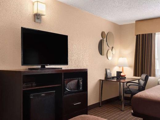 Howard Johnson Williams