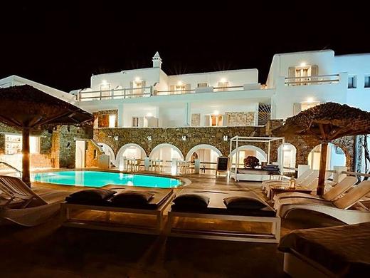 Paola's Town Boutique Hotel