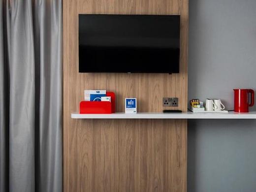 Holiday Inn Express Waterfront