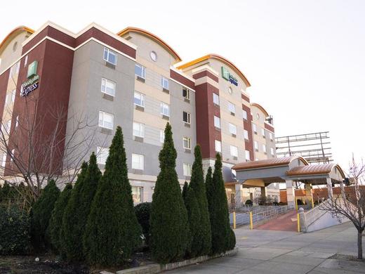 Holiday Inn Express Queens - Maspeth
