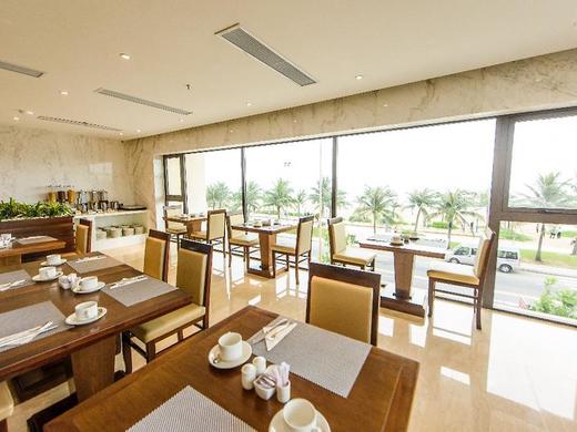 Yarra Ocean Suites Danang