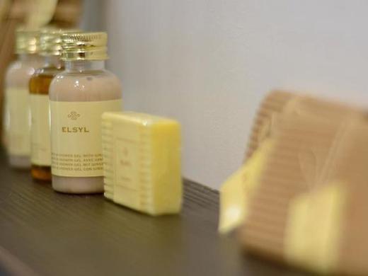 Pelican London Hotel and Residence