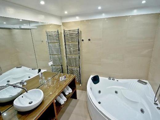 Jupiter Luxury Hotel