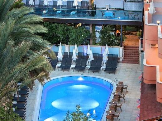 May Flower Aparthotel