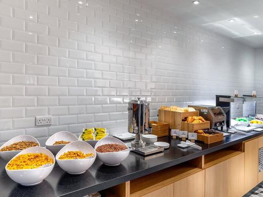 Holiday Inn Express London Heathrow T4