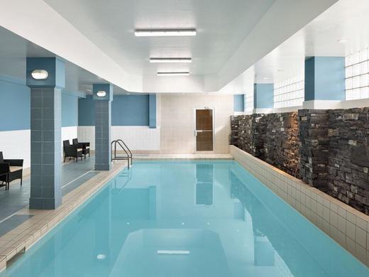 Four Points by Sheraton Edmonton South