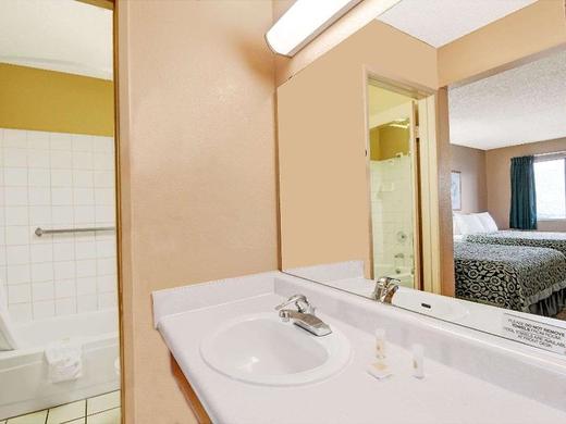 Days Inn by Wyndham El Paso Airport East