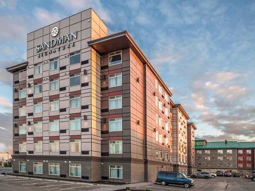 Sandman Signature Hotel Calgary Airport