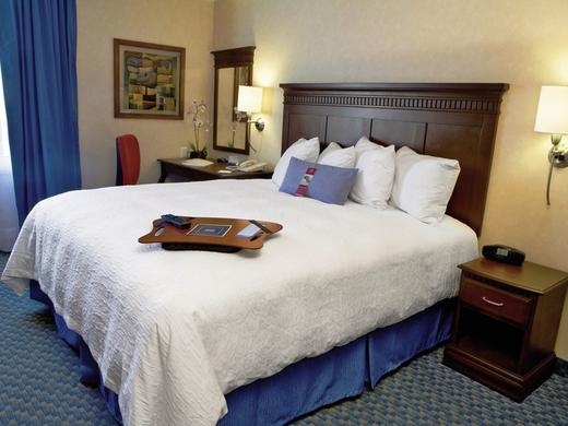 Hampton Inn & Suites