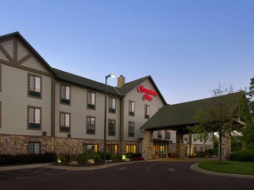 Hampton Inn Kansas City Village West