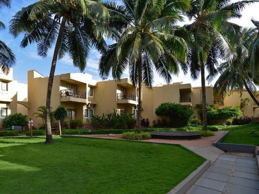 Whispering Palms Beach Resort