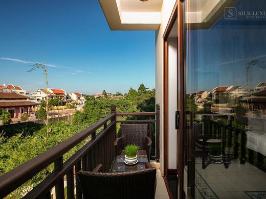 Silk Luxury Hotel & Spa