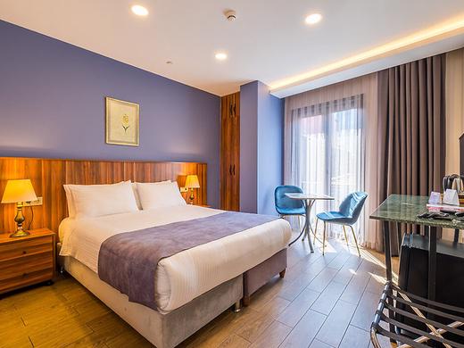 La Wisteria Boutique