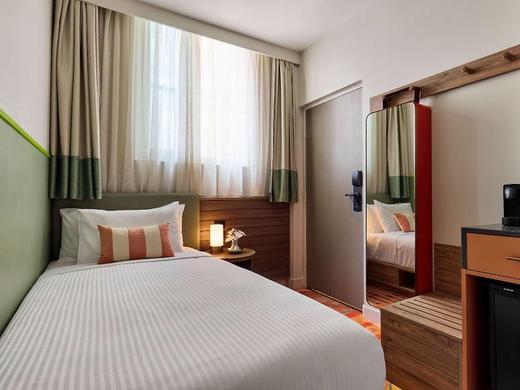 The Clarence Hotel Sydney