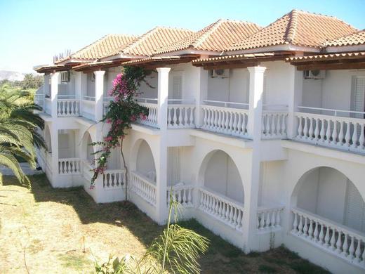 Mariana Hotel and Studios