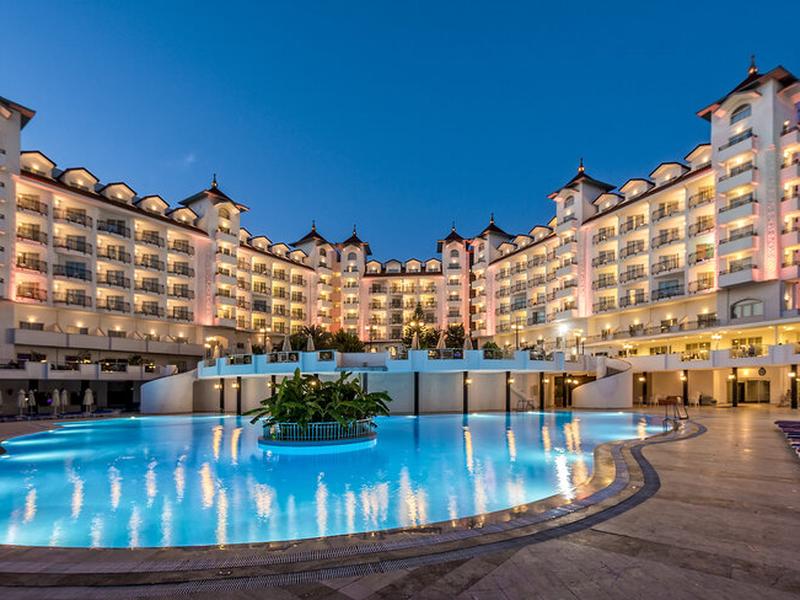 Serenis Hotel
