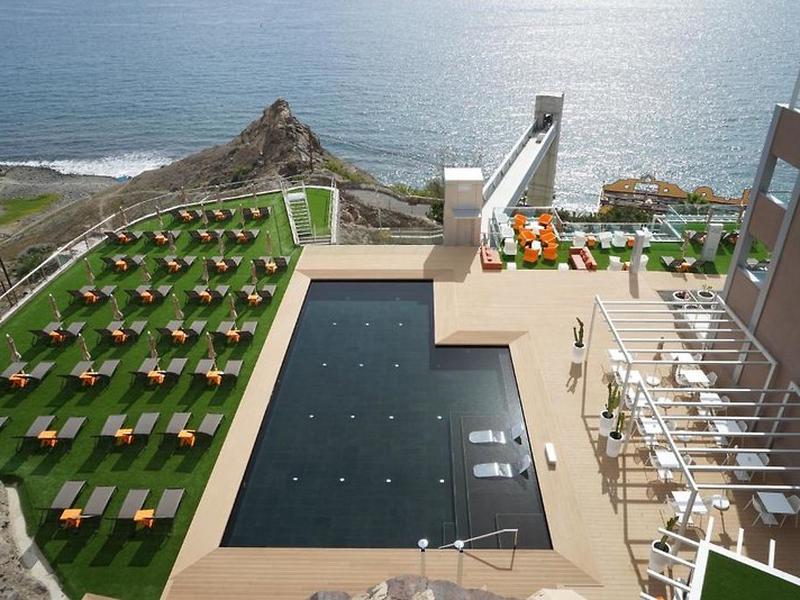 Riviera Vista Hotel