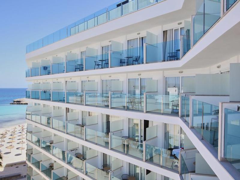 Universal Hotel Perla