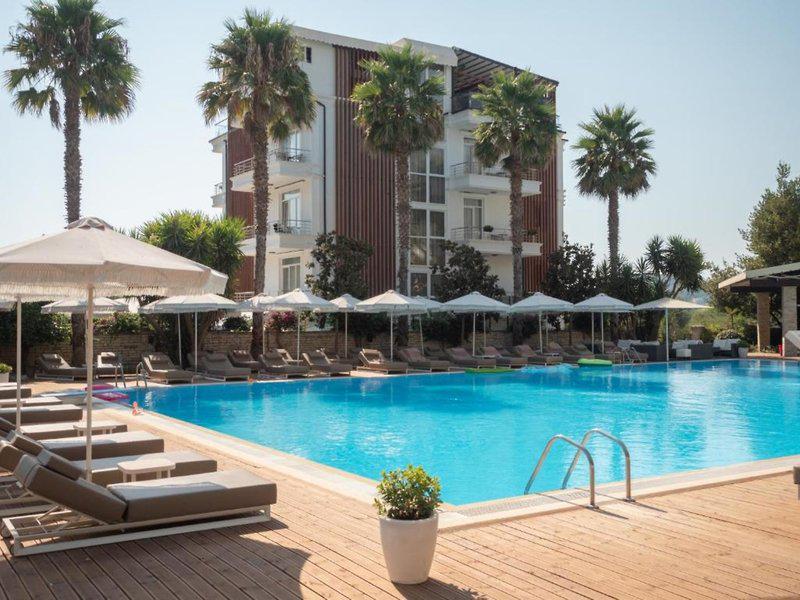 Rapos Resort Hotel