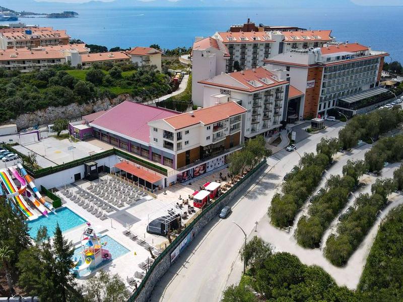Ramada Hotel & Suites by Wyndham Kusadasi
