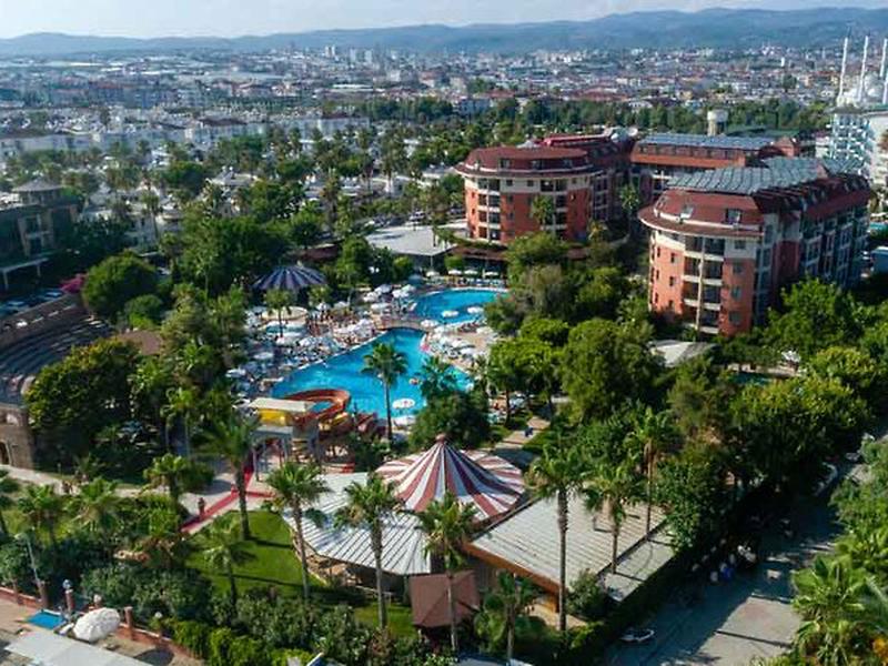 Palmeras Beach Hotel