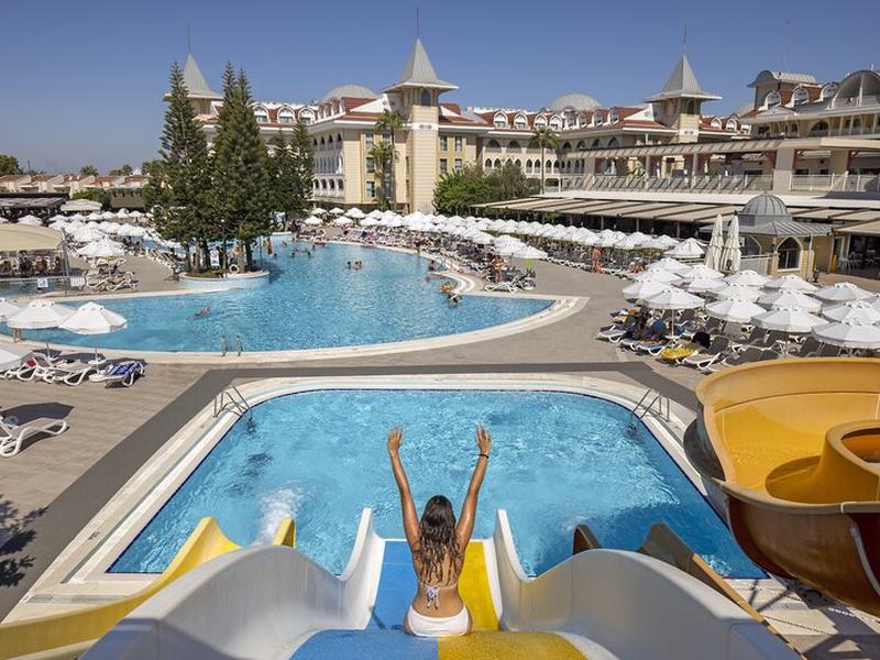 Side Star Resort