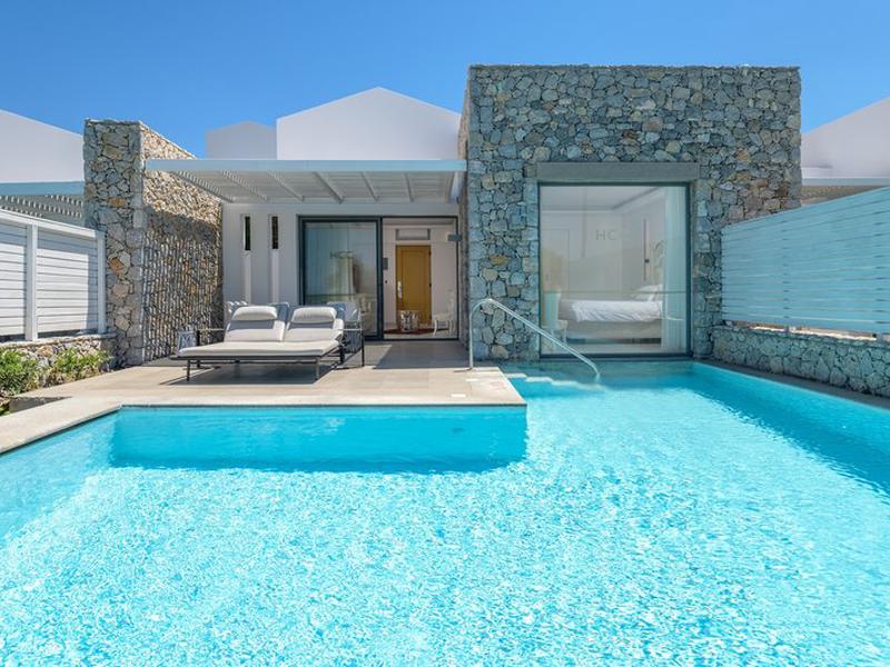 Diamond Deluxe Hotel