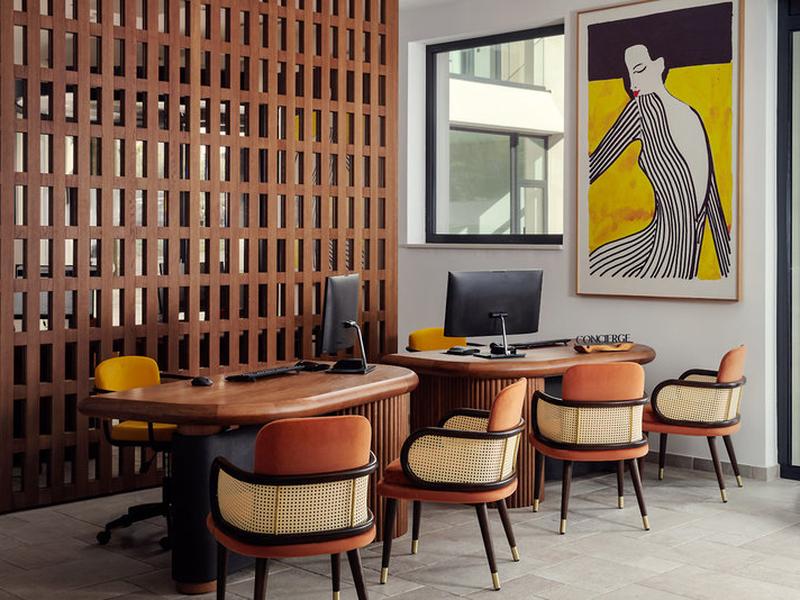 The Isolano Cres, Autograph Collection