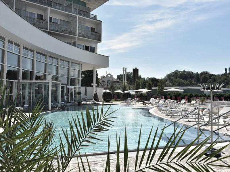 Reduce Hotel Vital