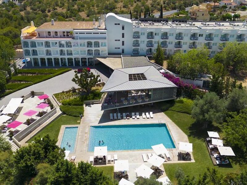 Ozadi Tavira Hotel