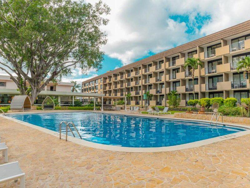 Irazu Hotel & Studios