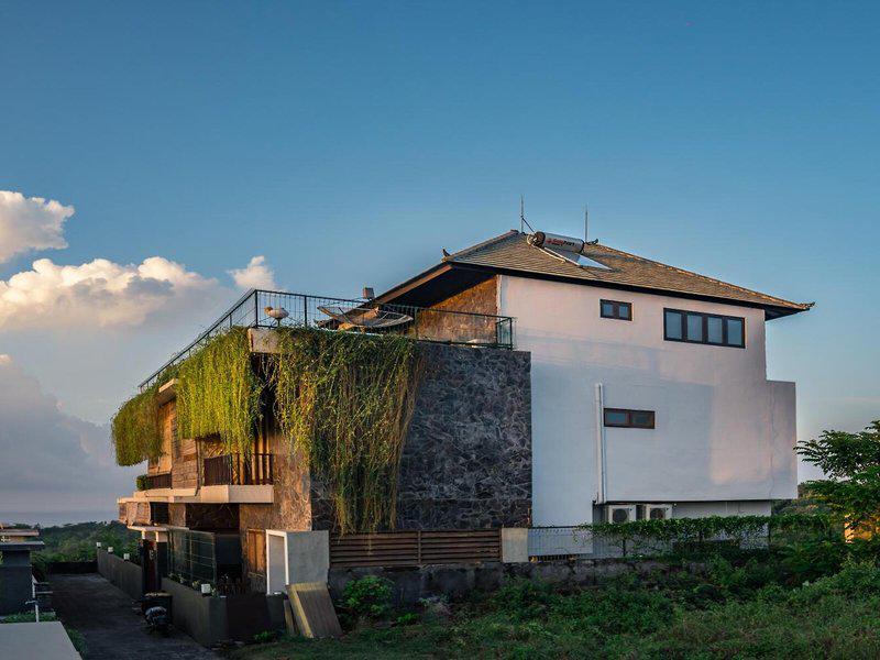 The Ocean Views Luxury Villas & Apartment by ZUZU