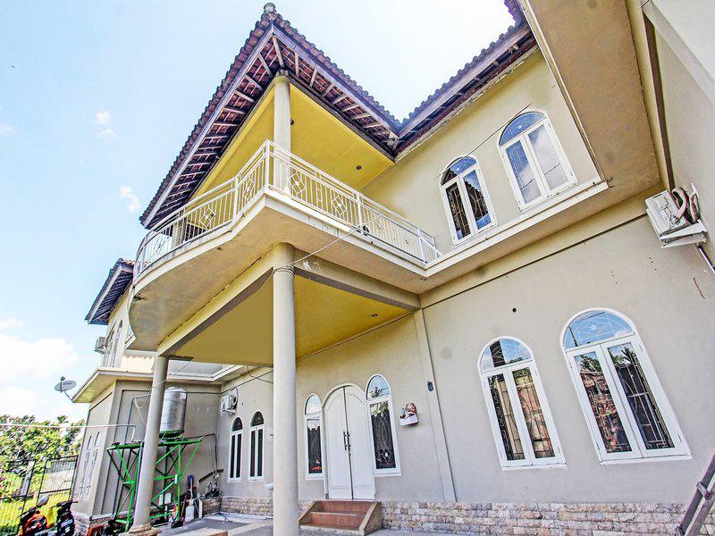Ayu Bypass Mansion by Oyo
