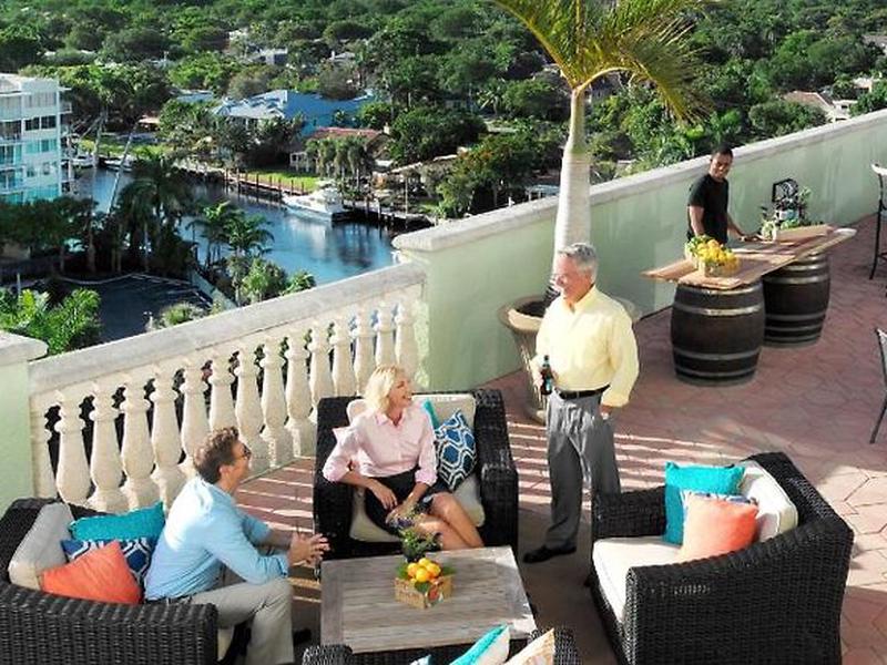 Riverside Hotel