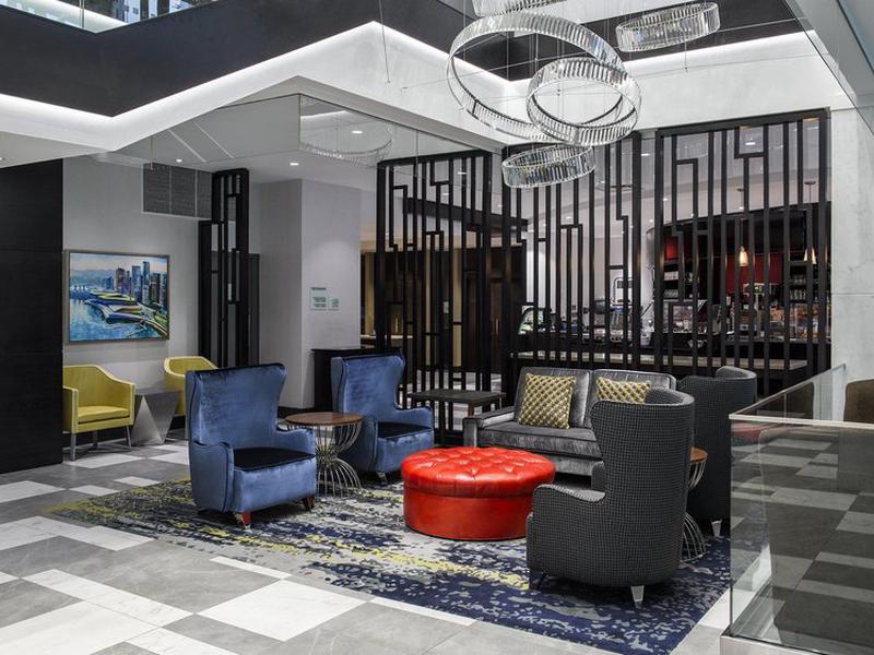 Holiday Inn Vancouver Downtown & Suites