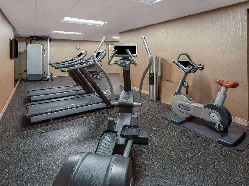 Days Inn & Suites by Wyndham Denver International Airport