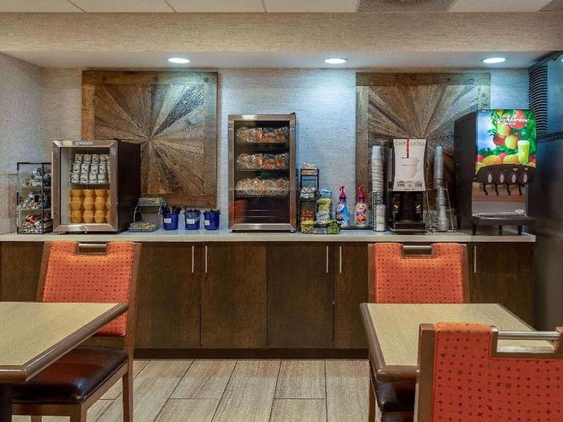 Days Inn & Suites by Wyndham Denver International Airport