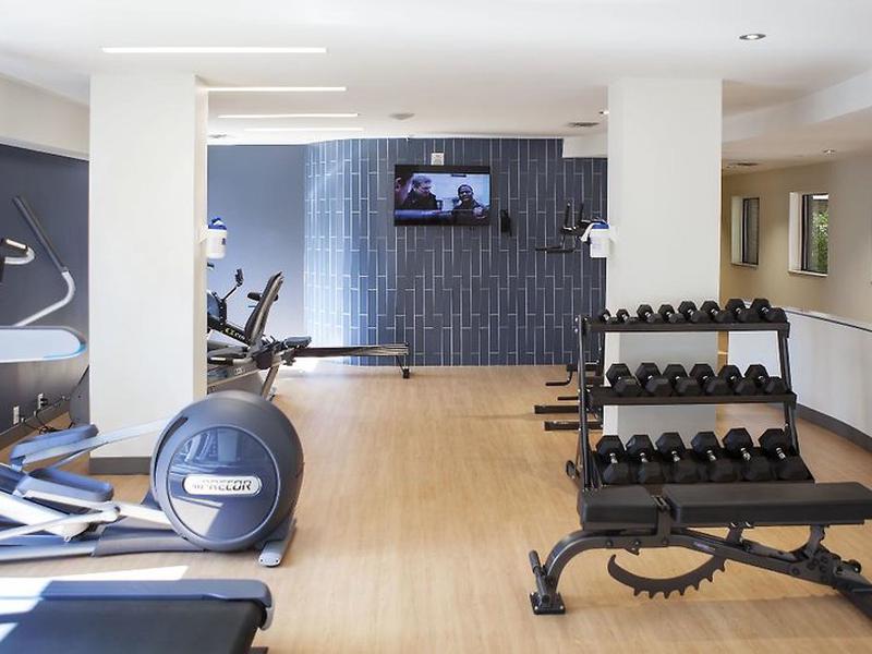 Les Suites Hotel