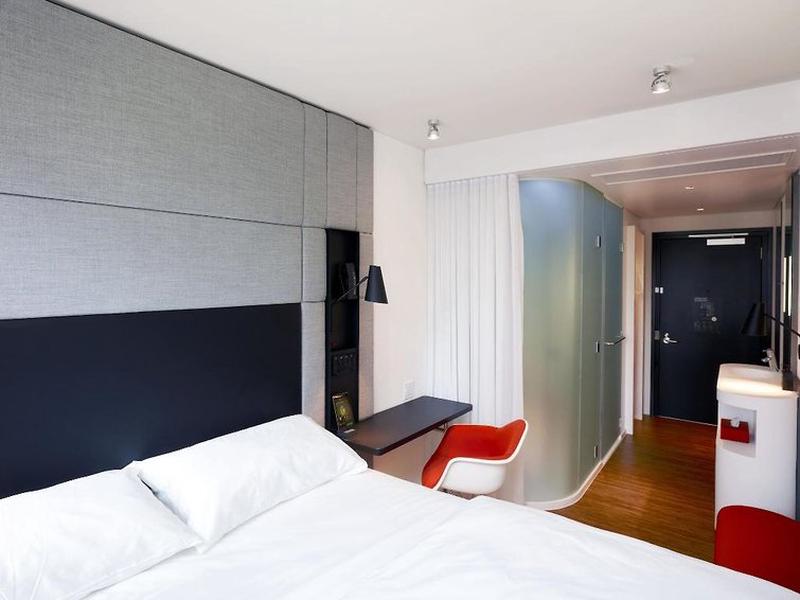 citizenM Los Angeles Downtown