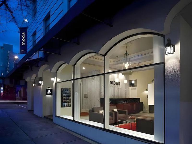 Moda Hotel