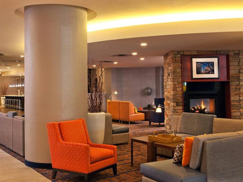 Courtyard by Marriott Alexandria Pentagon South