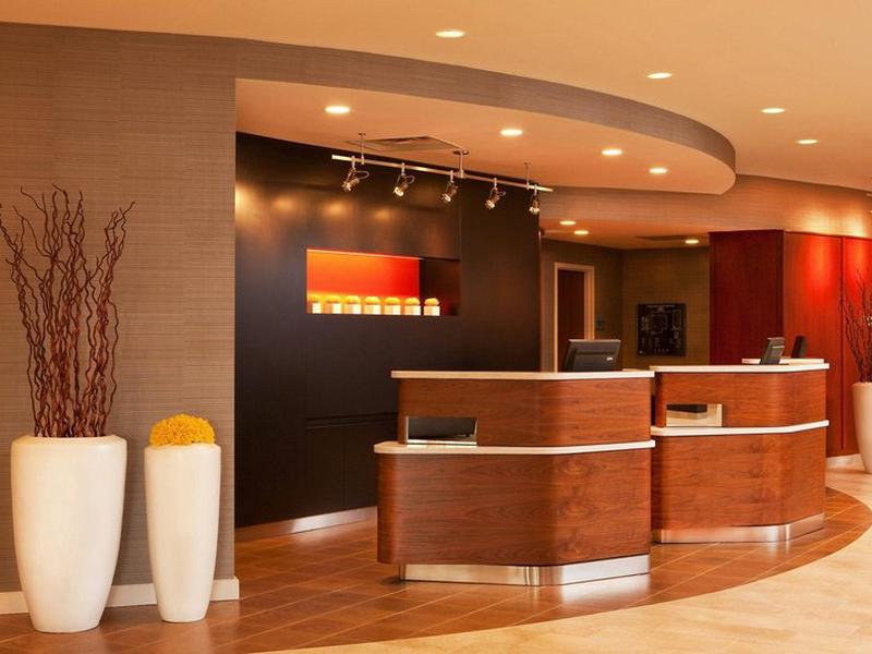 Courtyard by Marriott Alexandria Pentagon South