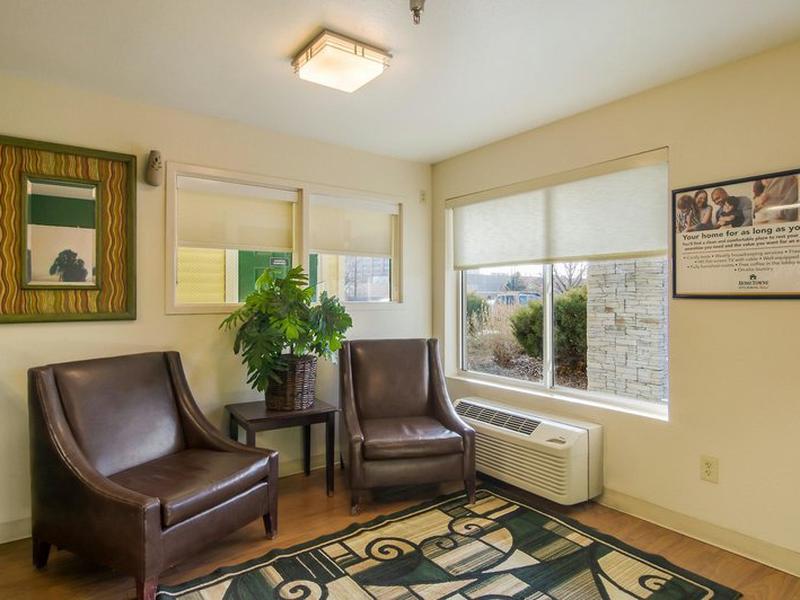 HomeTowne Studios Denver - Glendale/ Cherry Creek