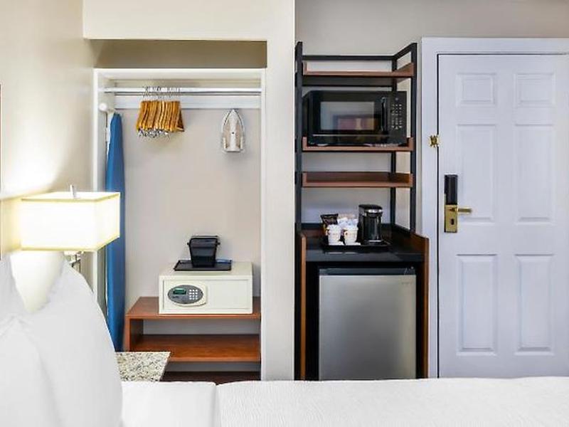 Quality Inn & Suites Downtown Vancouver