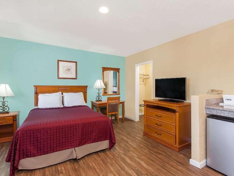 Travelodge by Wyndham San Diego SeaWorld